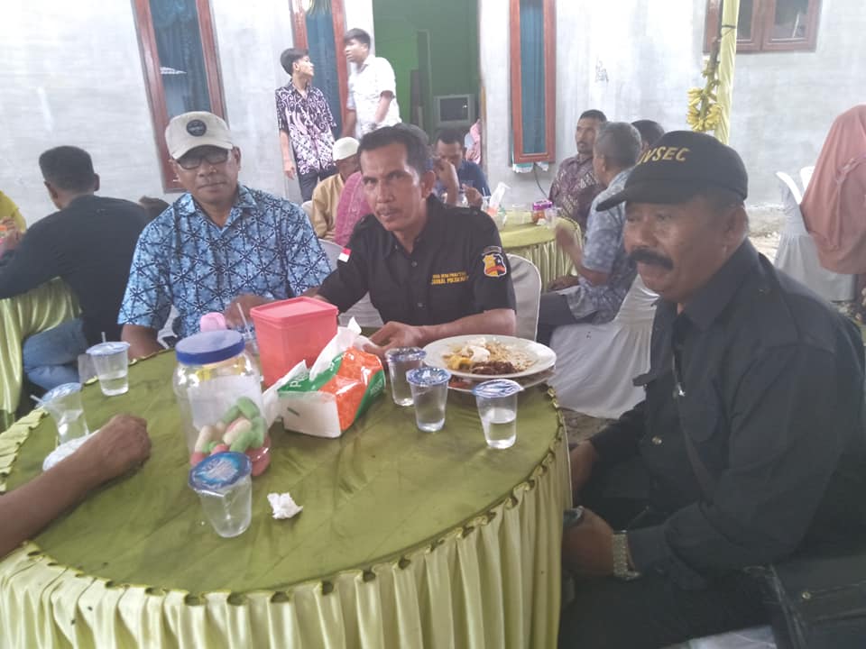 Photo of Karangan Bunga ‘Titip Salam’ Penasihat DPP Arjuna Atas Khitan Anak Bang Syamsul