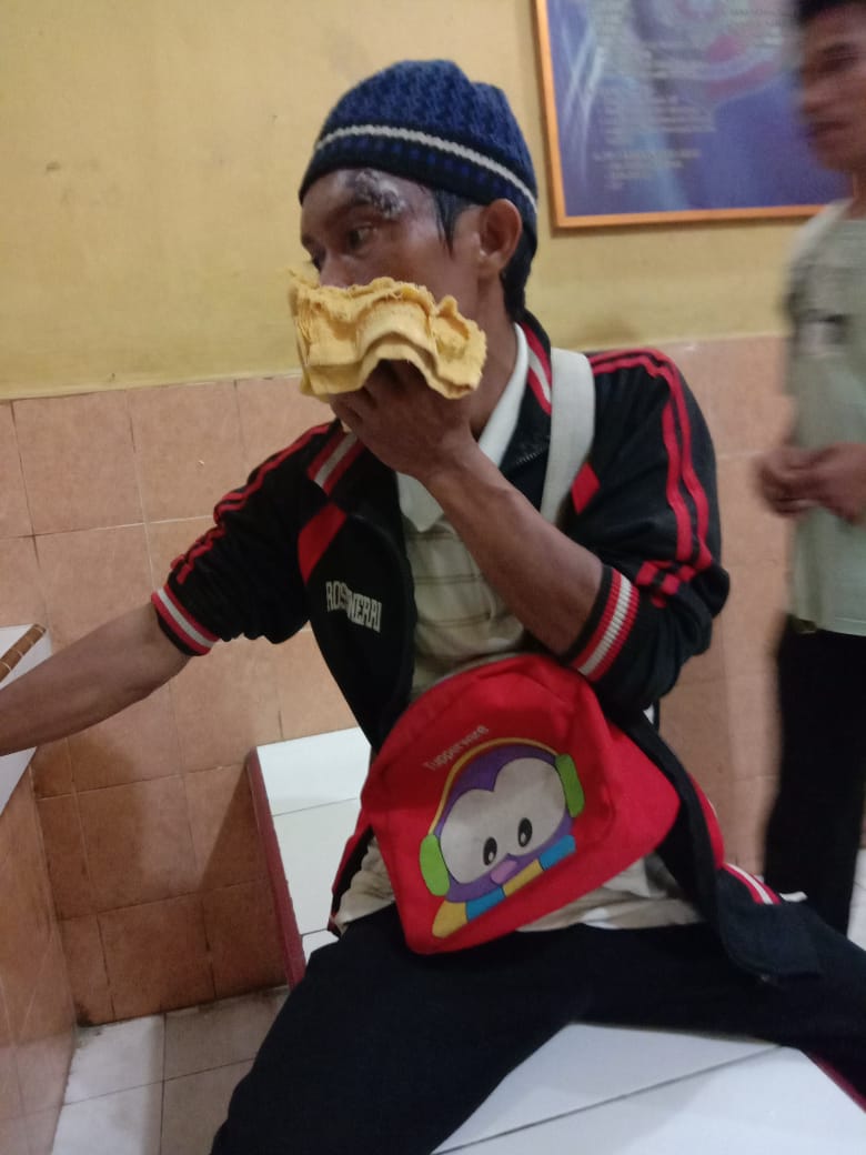 Photo of Cekcok Di Jalan, Pelipis Manihuruk Koyak Dipukul Penjual Kain