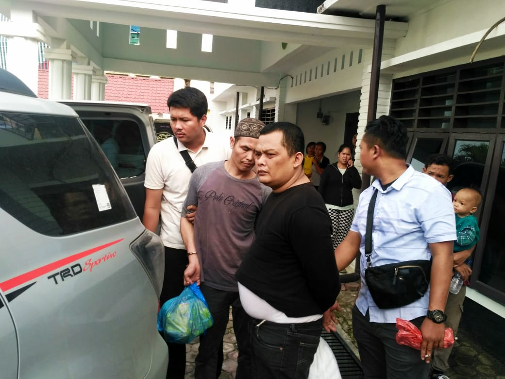 Photo of Habis Jalani Sidang Di PN Belawan, 2 Napi Tertangkap Bawa Sabu