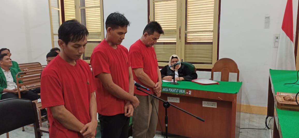 Photo of Rerata Dihukum 12 Tahun, Vonis Hakim Minus 7 Tahun Dari Tuntutan JPU