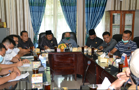 Photo of Komisi A DPRD Langkat Mediasi Pengaduan Masyarakat
