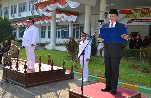 Photo of Ketua DPRD Langkat Baca Teks Proklamasi Upacara HUT RI Ke 75