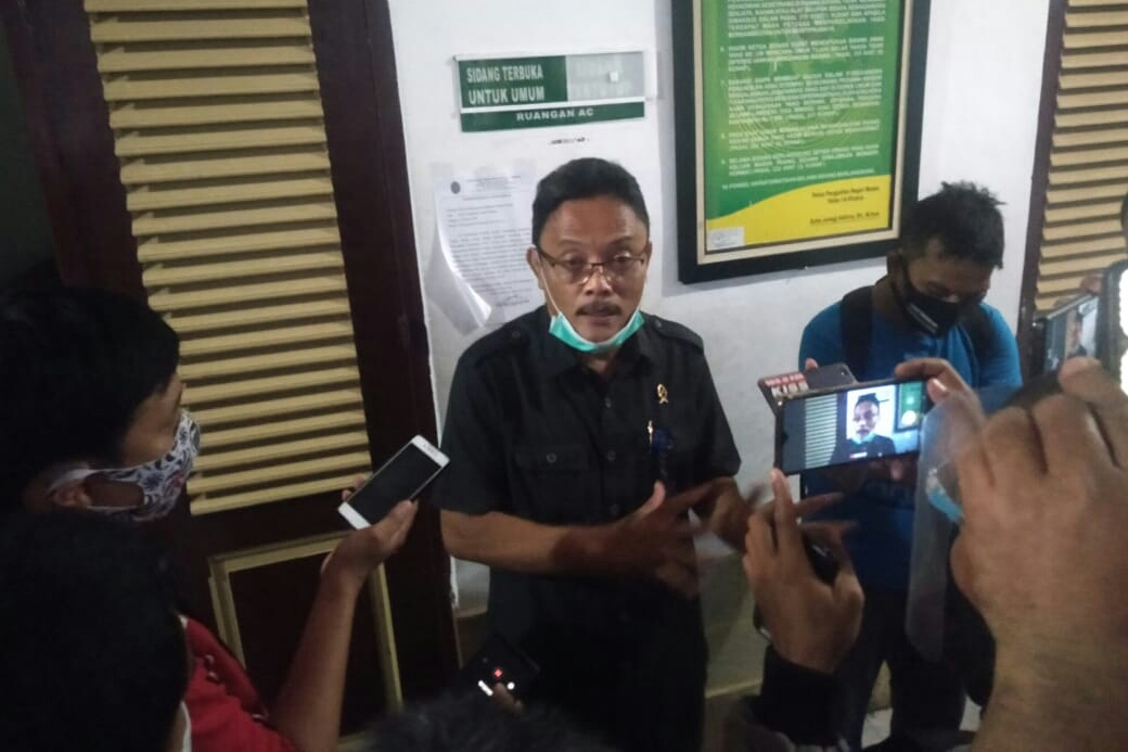 Photo of Sidang Perdana Gugatan Penundaan Pilkada Dipimpin Hakim Denny L Tobing