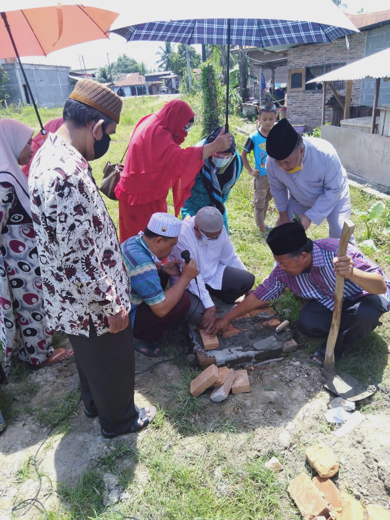 Photo of Peletakan Batu Pertama Pembangunan Mushalla Keluarga Besar H Ismail