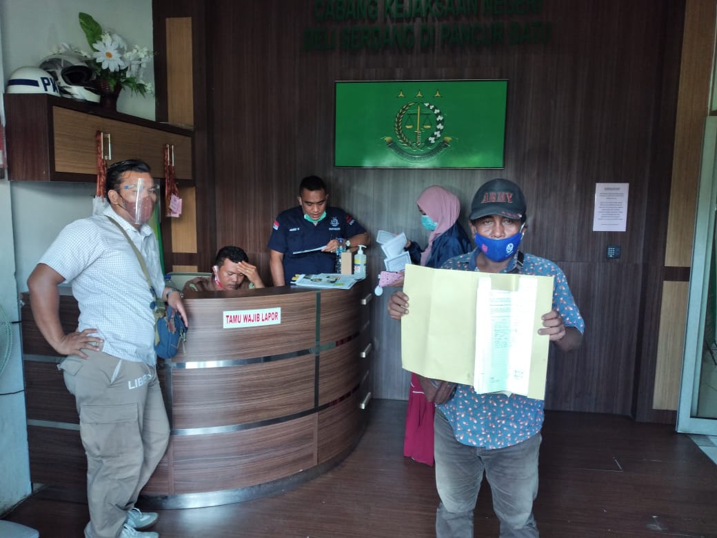 Photo of Sah….!!! Berkas Laporan Dugaan Korupsi ADD Tanjung Sena Diterima Kejari Lubuk Pakam Cab Pancurbatu
