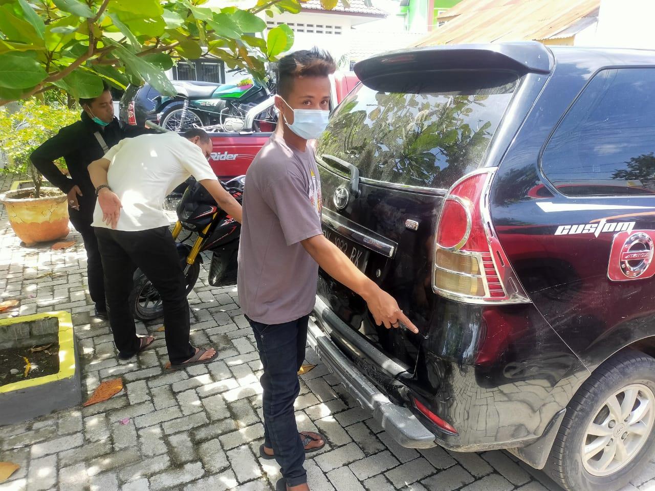Photo of Dicegat Preman, Mobil Ketua PAC PP Stabat Dibrondong Tembakan…