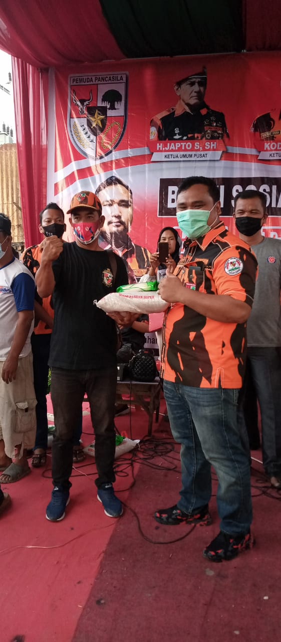 Photo of Sambut Natal & Tahun Baru 2021, PP Medan Labuhan Bagikan 500 Paket Sembako