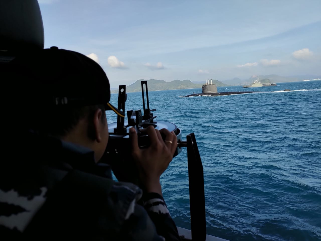 Photo of Latihan Bersama TNI AL Dengan Kapal Perang Perancis Di Selat Sunda