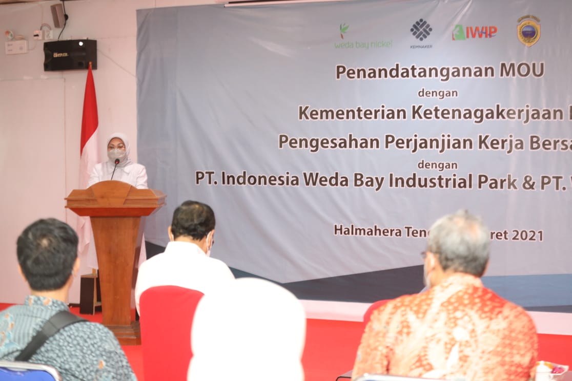 Photo of Menaker Saksikan MoU Dirjen Binalattas Dengan PT. IWIP Maluku Utara