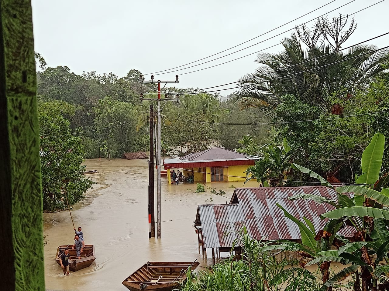 Photo of Bupati Tetapkan Status Tanggap Darurat Banjir & Longsor Di Nias Utara