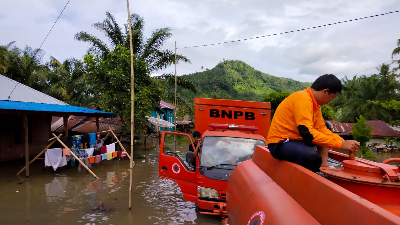 Photo of 278 Rumah Terdampak Banjir Dan Longsor Di Tapanuli Selatan