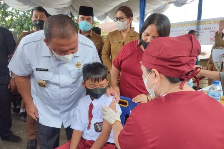 Photo of Bupati Langkat Tinjau Vaksinasi Tingkat Sekolah Dasar