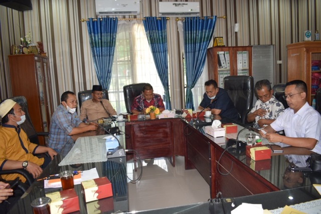 Photo of Dimediasi Komisi A, Permohonan Listrik Di Dusun Mulya Bakti Jadi Prioritas