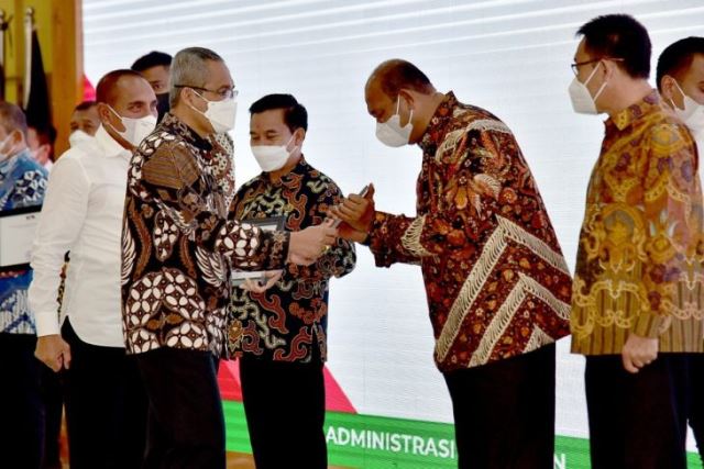 Photo of KPK Beri Penghargaan Kepada Pemkab Langkat
