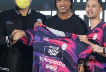Photo of Ronaldinho Perkenalkan Jersey Baru RANS Nusantara