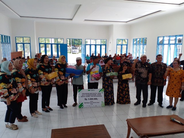 IIKP dan Pegadaian Medan Bantu Para Lansia di Binjai IIKP dan Pegadaian Medan Bantu Para Lansia di Binjai