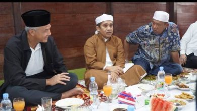 Photo of Ganjar Pranowo Didampingi Plt Bupati Langkat Sambangi Tuan Guru Besilam