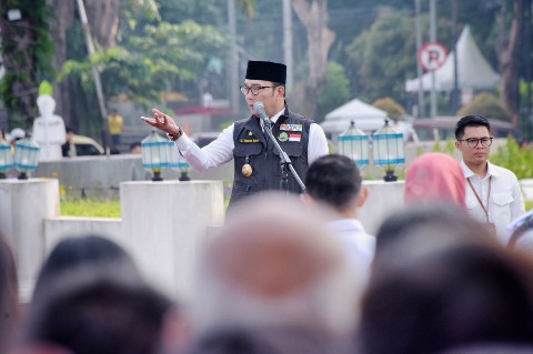 Photo of Hari Pertama Kerja, Ridwan Kamil Pastikan Pelayanan Publik 100 Persen
