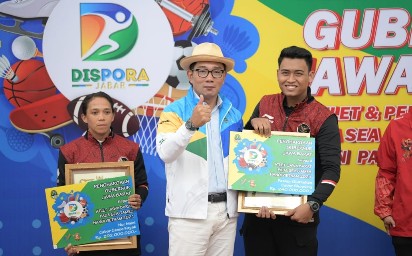 Photo of Ridwan Kamil Beri Kadeudeuh Atlet SEA Games dan Para Games
