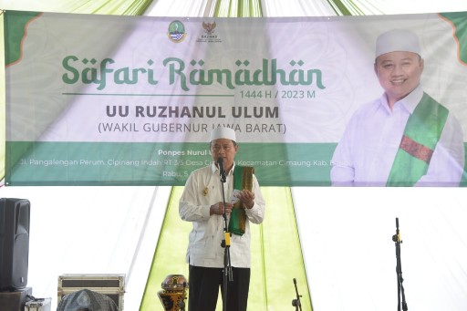 Photo of Uu Ruzhanul: Tingkatkan Kepedulian Terhadap Sesama