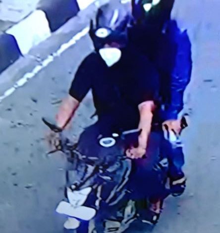 Photo of Digarong 2 Pelaku Terekam CCTV, Duit Karyawan Raib di Parkiran Fisip USU
