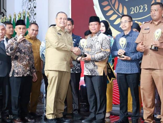 Photo of Pemkot Tanjungbalai Raih Penghargaan dari Komisi Informasi Provsu