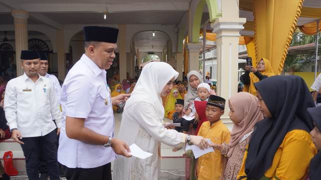 Photo of Isra Mi’raj di Padang Tualang, Pj Bupati Langkat Ajak Masyarakat Awasi Kinerja Camat & Kades