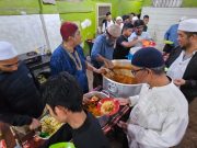 Komunitas India Muslim di Medan Bagikan Ratusan Porsi Nasi Briani