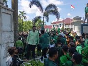 Pagar Tumbang, Puluhan Ribu Massa Alwashliyah Geruduk Kantor Bupati Deli Serdang