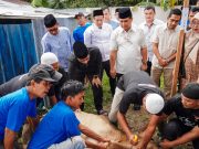 Saksikan Pemotongan Hewan Kurban, Rico Waas Harapkan Berkurban Dapat Bersihkan Hati Dari Sifat Buruk