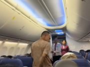 Ngamuk Sebut Ada Bom, Penumpang Pesawat Lion Air Diturunkan Paksa