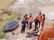 Mayat Andra Ditemukan Mengambang Di Sungai Belumei