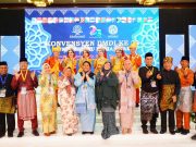 Ny. Endang Syah Afandin Terima Anugerah Tun Fatimah pada Konvensyen Dunia Melayu Dunia Islam