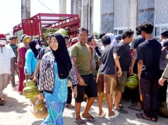 Antrean BBM di Tapteng Semakin Berkurang, Pasokan Gas Rumah Tangga Mulai Didistribusikan