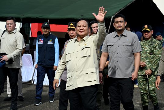 Presiden Prabowo Bersama Gubernur Tinjau Banjir dan Longsor Sumut, Penanganan Infrastruktur dan BBM Jadi Fokus Utama