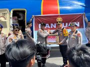 Kapolri Serahkan Bantuan 3,5 Ton kepada Korban Bencana di Taput