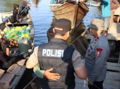 Polres Langkat Distribusikan Bantuan Sosial dari Kapolda Sumut untuk Korban Banjir