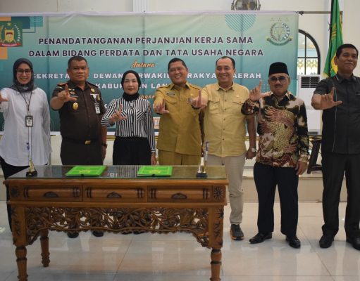 Sekretaris DPRD dan Kajari Langkat Teken MoU Penanganan Masalah Hukum