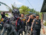Brimob Polda Sumut dan BNN Gerebek Kampung Narkoba di Percut Sei Tuan