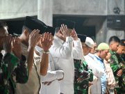 Gubernur Sumut Bobby Nasution Salat Tarawih Perdana di Lokasi Terdampak Bencana Tukka Tapteng