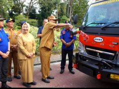 Syah Afandin Ajak ASN Fokus 30 Desa Wisata, Serahkan Santunan dan Damkar di Apel Gabungan