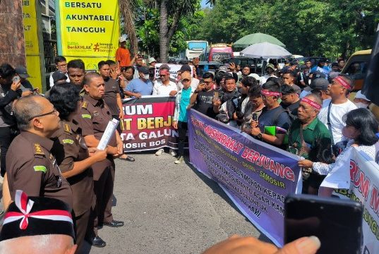 Dampak Sosial Penutupan TPL Meluas, Forum Masyarakat Berjuang Hadirkan Ribuan Massa