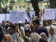 Ribuan Massa Demo Kantor.Bupati Langkat, Ricuh Bantuan Korban Banjir Tak Tepat Sasaran
