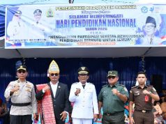 Wabup Samosir Pimpin Upacara Hardiknas 2026, Ulos Warnai Semangat Pendidikan dan Budaya