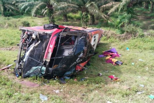 Ngeri…!!! Laka Maut di Tol Sergai, 4 Penumpang Bus Halmahera Tewas