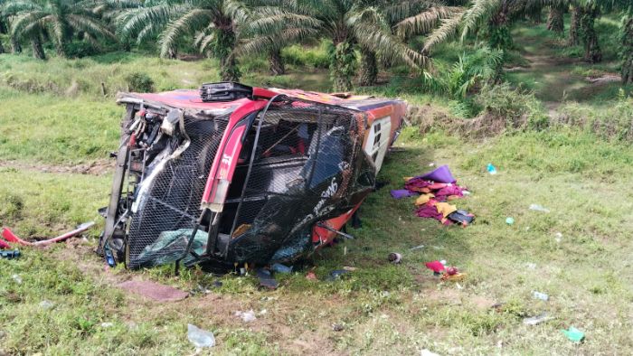 empat_penumpang_meninggal_akibat_kecelakaan_bus_halmahera_di_tol_sergai_2026-05-11_11-36-06_5925