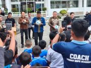 Jelang Piala AFF: PSSI dan Pemprovsu Berbagi Bola Gratis Dukung Fondasi Calon Atlet Sepak Bola Nasional