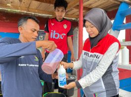 Pertamina Patra Niaga Regional Sumbagut Menjadi Pionir Probiotik MOL di Lhokseumawe, Perkuat Adaptasi Perubahan Iklim Petambak Udang Melalui Gampong Berdikari