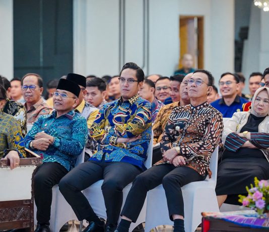 Ikuti Rakor Penguatan Tata Kelola Pemerintahan Daerah dan Pencegahan Korupsi, Rico Waas Tandatangani Komitmen Bersama