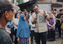 Baznas Bedah Rumah Warga dari Zakat ASN, Bupati Letakkan Batu Pertama